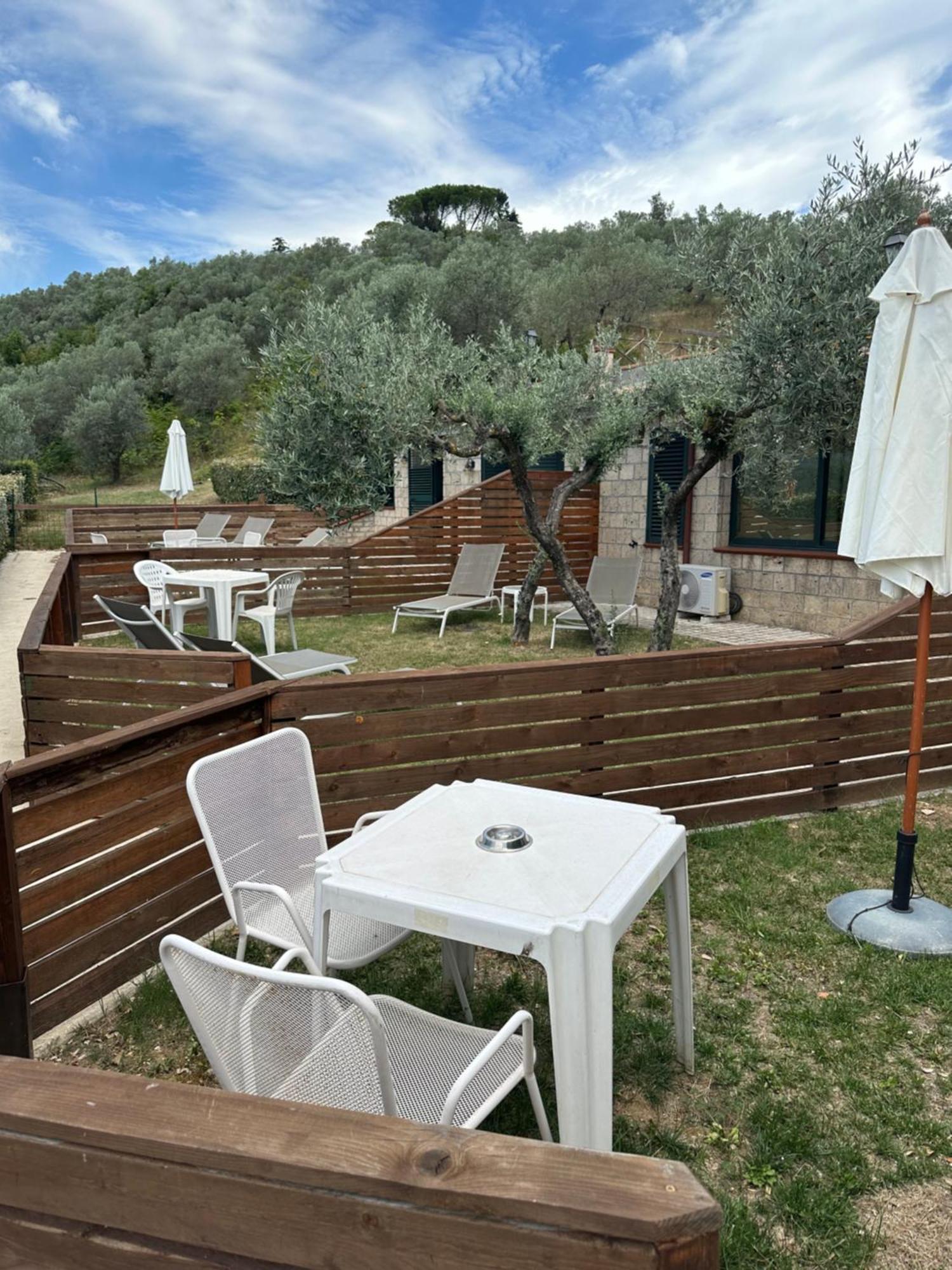 Hotel Villa De Santis Montefranco Exteriör bild